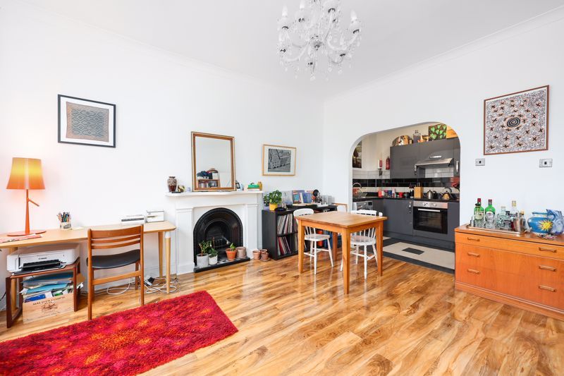 1 bed flat for sale in Kenninghall Road, London E5, £400,000