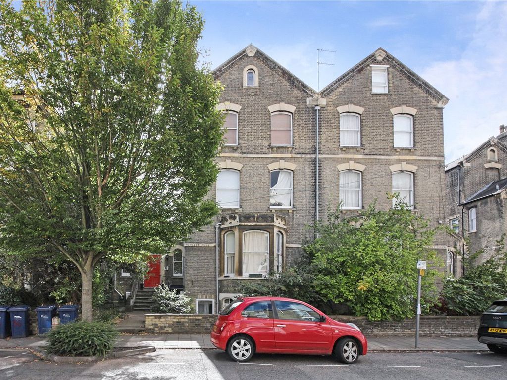 2 bed flat for sale in Bateman Street, Cambridge CB2, £485,000