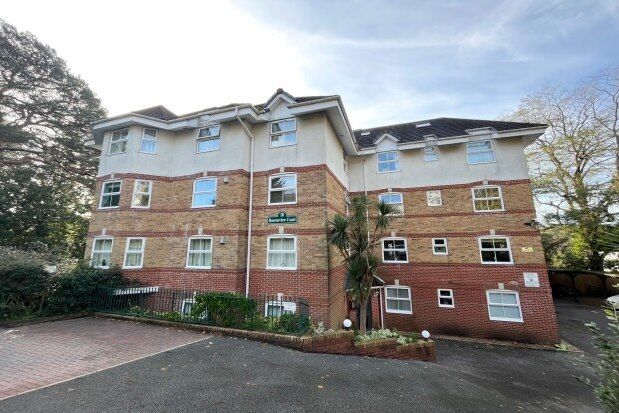 3 bed penthouse to rent in Bourneview Court, Bournemouth BH2, £1,750 pcm