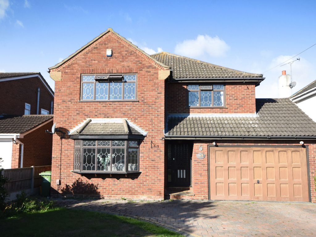 5 bed detached house for sale in Kings Road, Basildon SS15, £750,000