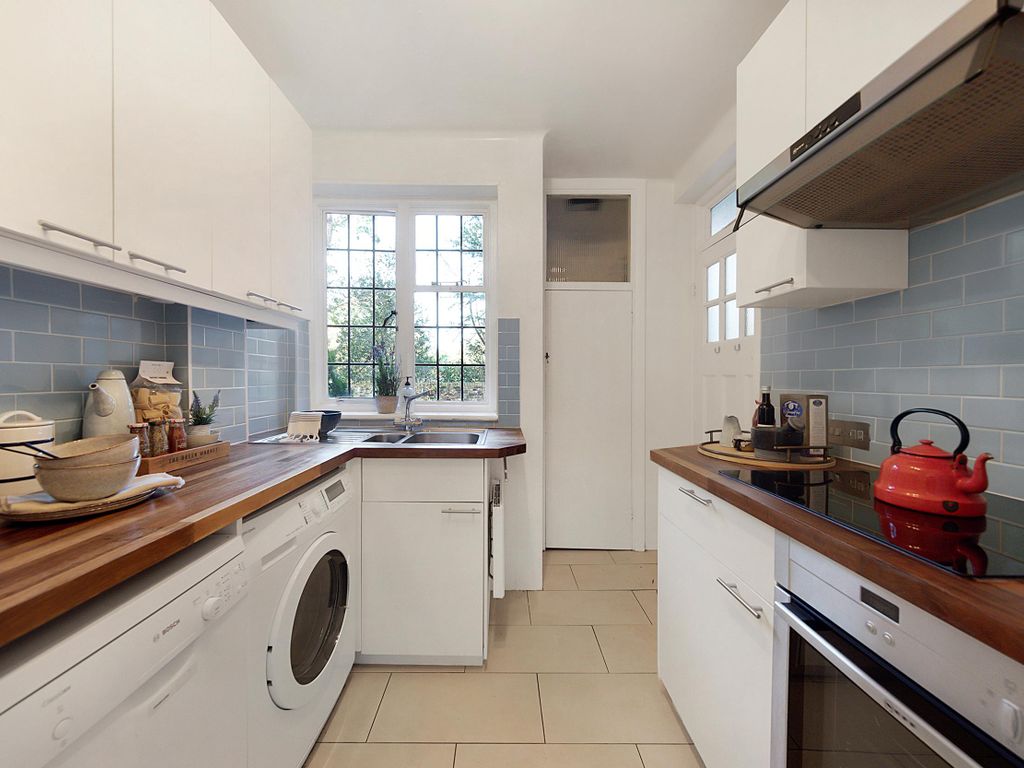 2 bed flat for sale in Friars Lane, Richmond TW9, £895,000