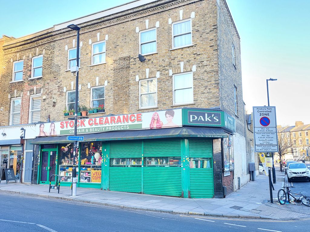 Retail premises to let in Stroud Green Road, London, Greater London. N4, London,, £55,000 pa