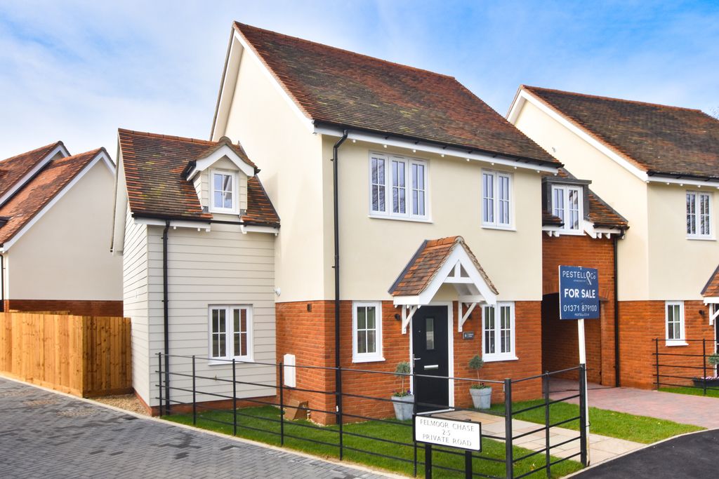 New home, 3 bed link-detached house for sale in Felmoor Chase, Felsted, Dunmow CM6, £580,000