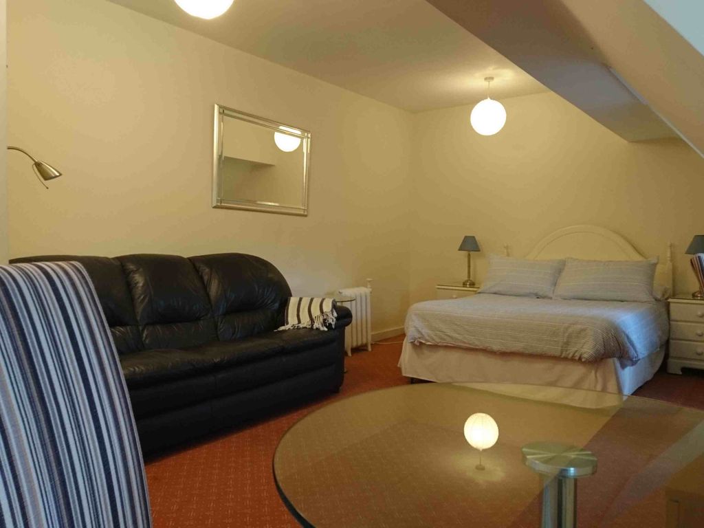 Room to rent in Hunts Lane, Taplow, Maidenhead SL6, £869 pcm