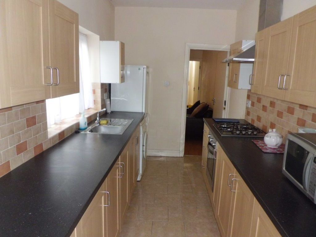 4 bed property to rent in Alton Road, Birmingham B29, £1,560 pcm