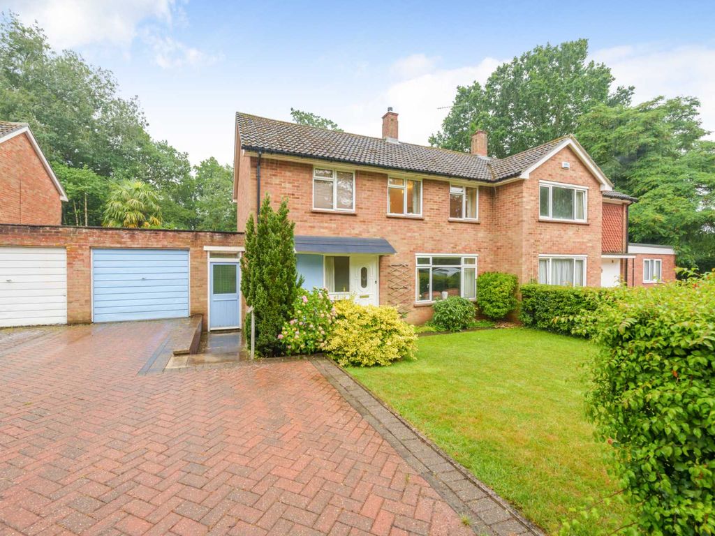 3 bed semi-detached house for sale in The Green, Bracknell RG12, £470,000