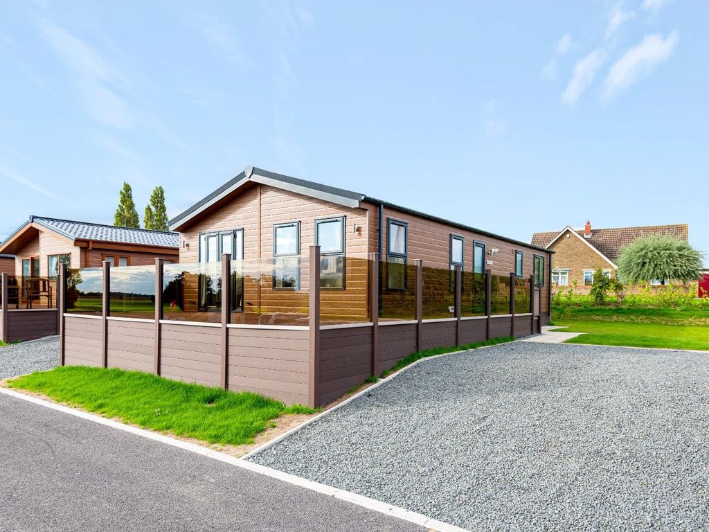 New home, 2 bed mobile/park home for sale in Cliffe Meadows Park, Turnham Lane, Cliffe, Selby YO8, £150,000