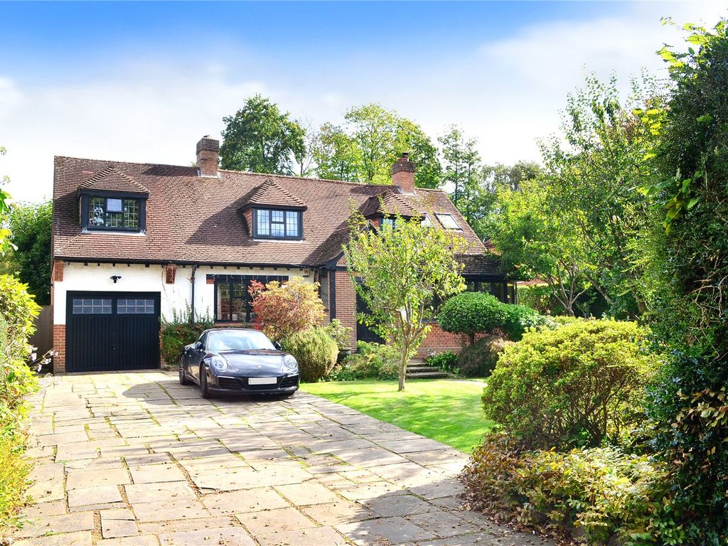 4 bed detached house for sale in Felbridge, West Sussex RH19, £900,000