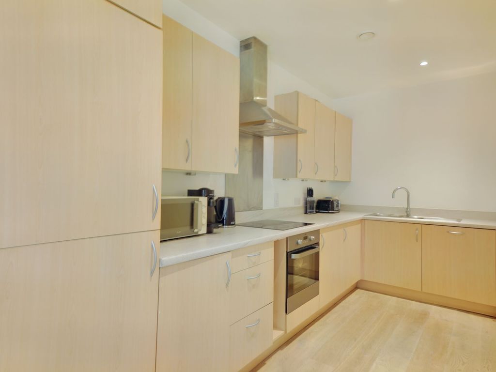 1 bed flat for sale in Bardsley Lane, London SE10, £415,000