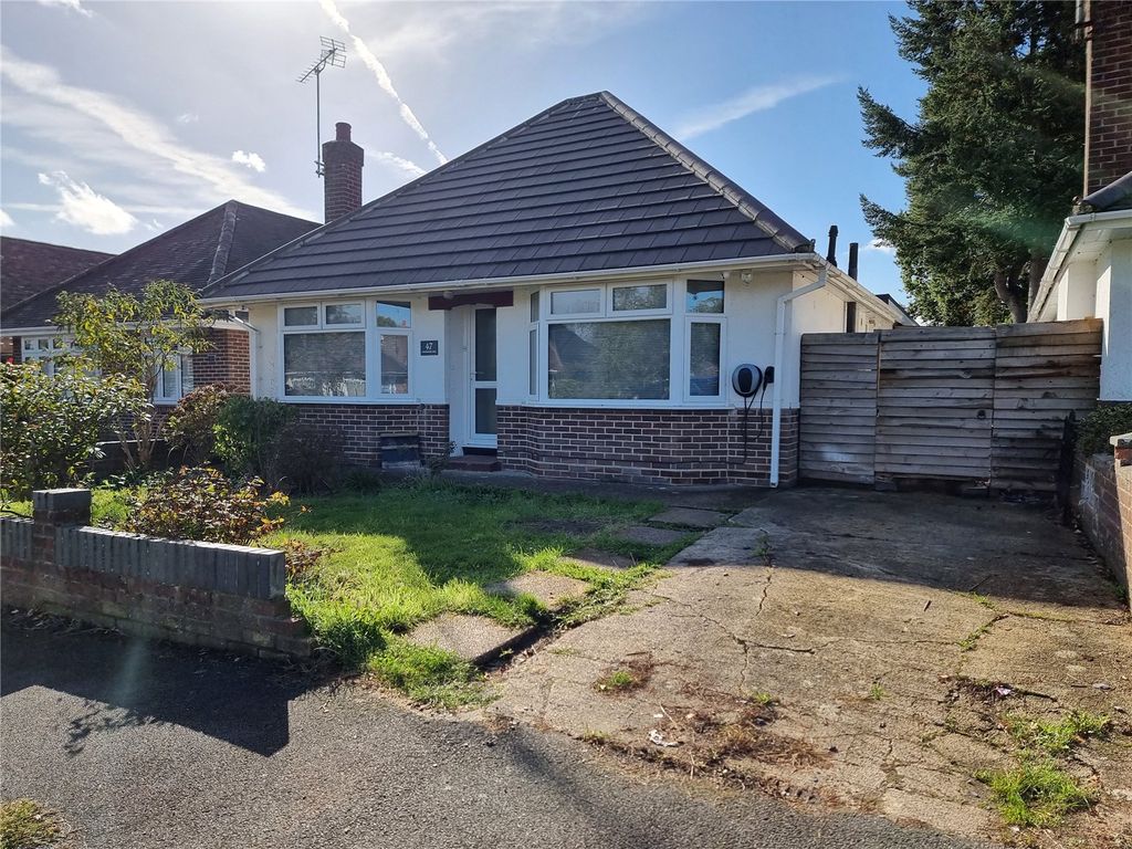 3 bed bungalow for sale in Hammonds Way, Totton, Southampton, Hampshire SO40, £440,000