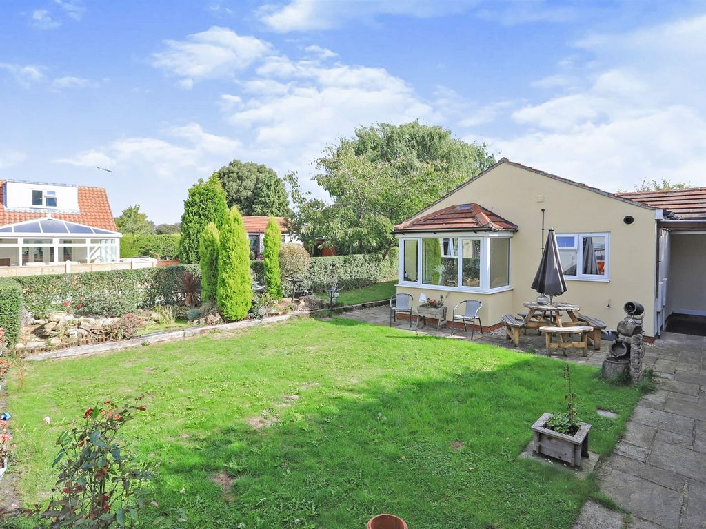 8 bed detached bungalow for sale in Selby Road, Riccall, York YO19, £695,000