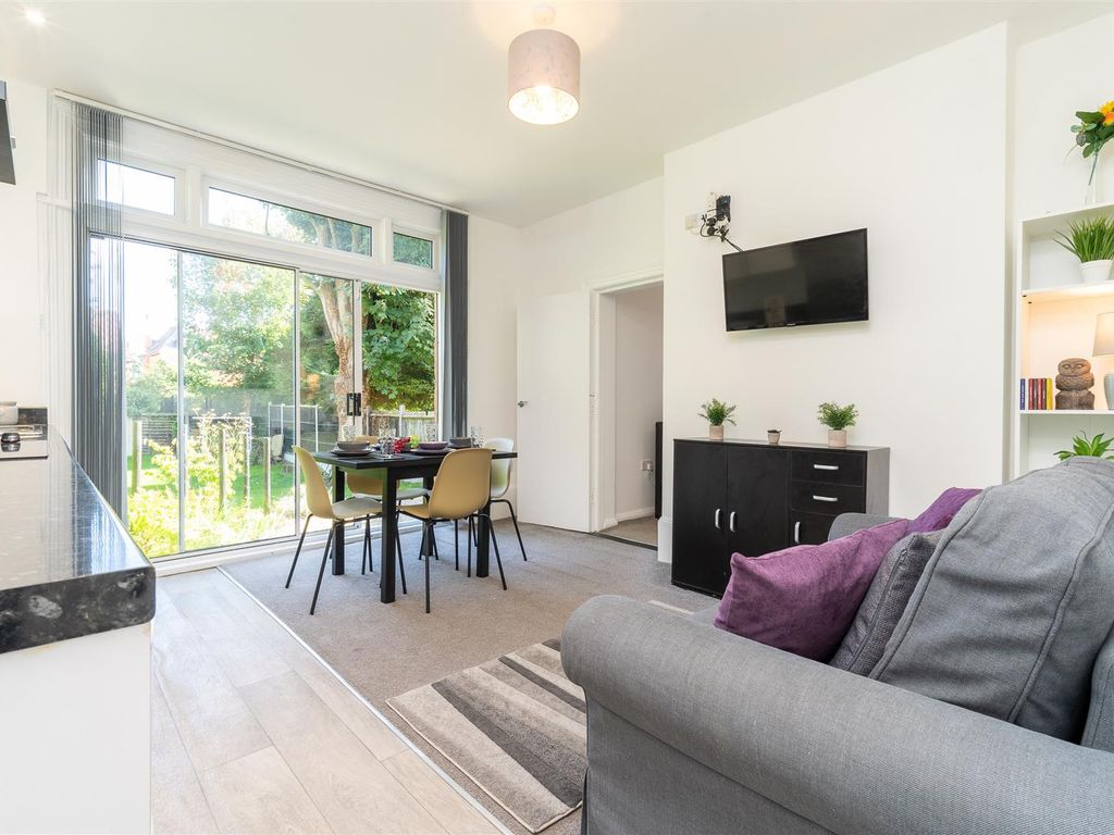 1 bed flat to rent in 7 School Road, Moseley, Birmingham B13, £1,907 pcm