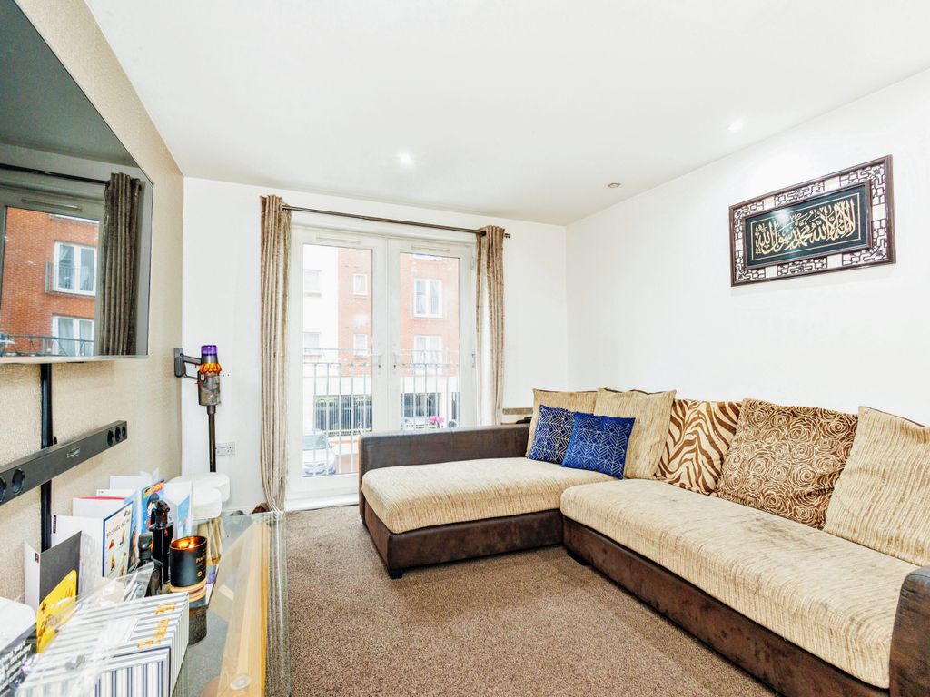 2 bed flat for sale in 6 Elmira Way, Salford M5, £155,000