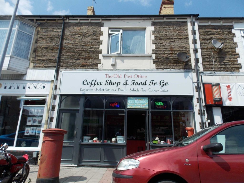 Restaurant/cafe to let in Old Post Office Cafe, Holton Road, Barry CF63, £9,000 pa