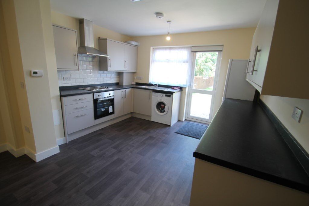 2 bed property for sale in Elsenham Road, Manor Park E12, £525,000