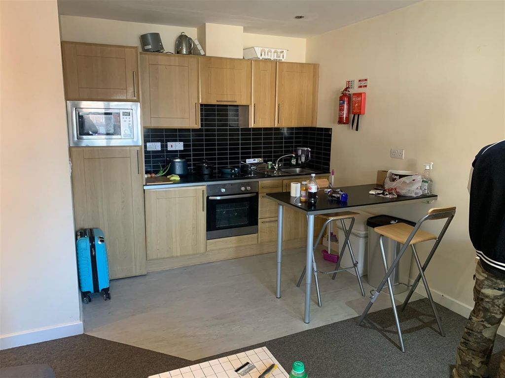 1 bed flat to rent in Flat 1 - 572 Bristol Road, Selly Oak, Birmingham B29, £870 pcm