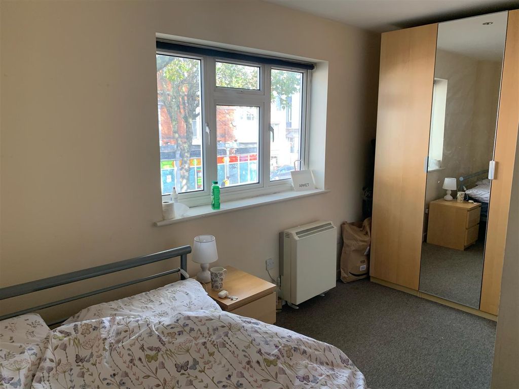 1 bed flat to rent in Flat 1 - 572 Bristol Road, Selly Oak, Birmingham B29, £870 pcm
