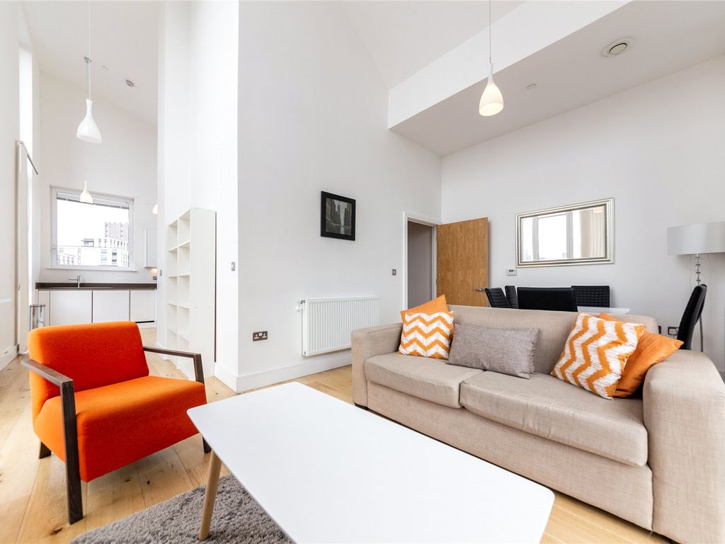 3 bed flat for sale in Centurion Tower, 5 Caxton Street North E16, £700,000