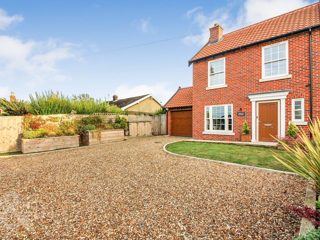 4 bed detached house for sale in Burston Road, Dickleburgh, Diss IP21, £425,000
