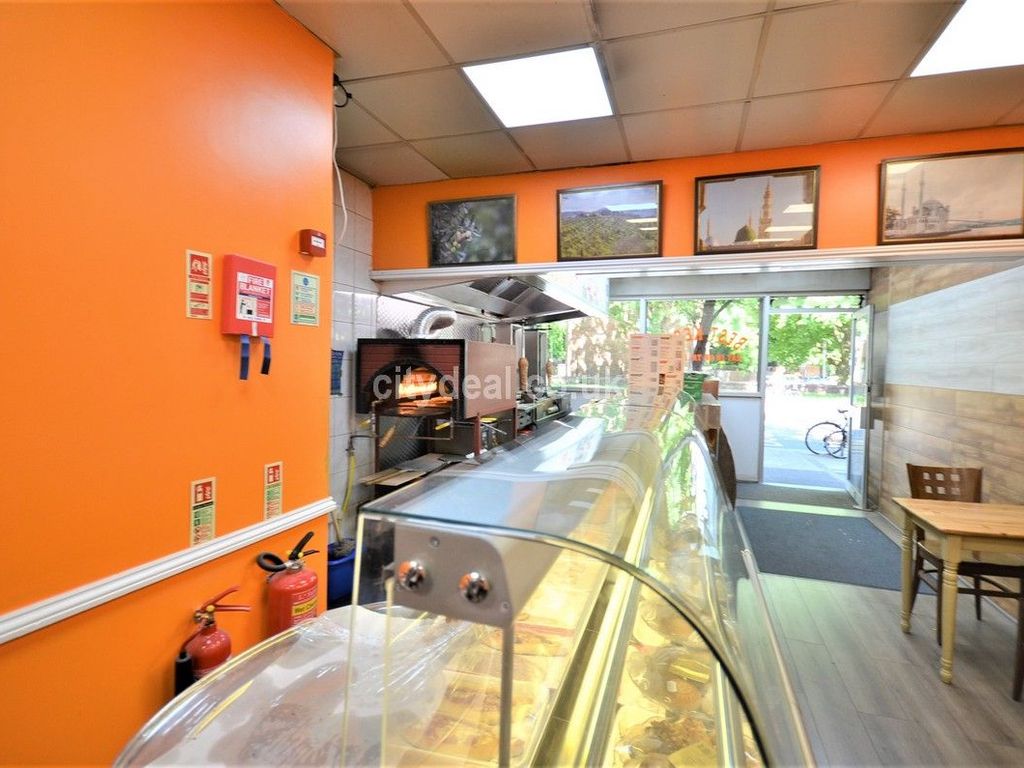 Restaurant/cafe to let in The Vale, London W3, £21,000 pa