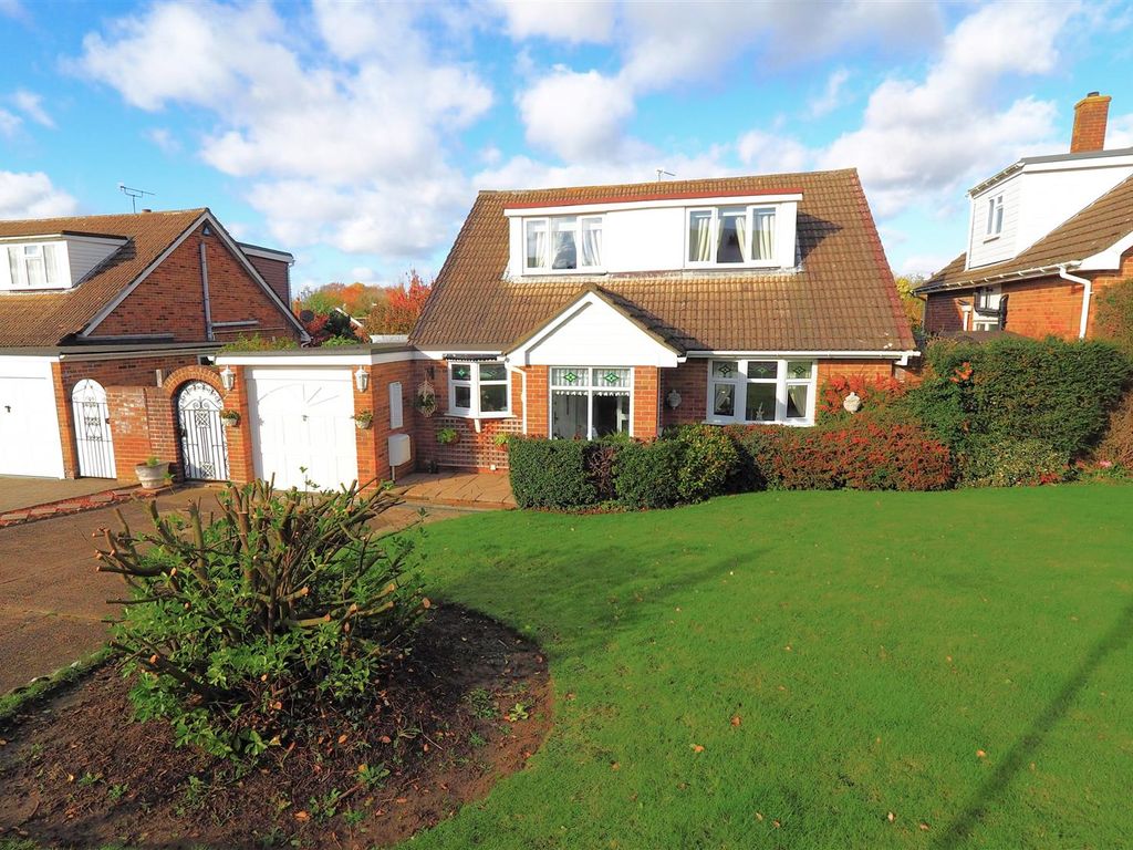 4 bed detached house for sale in Birling Avenue, Bearsted, Maidstone ME14, £600,000