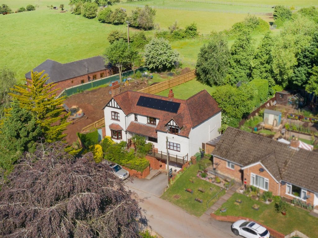5 bed detached house for sale in Lower Cladswell Lane, Cookhill, Alcester B49, £550,000