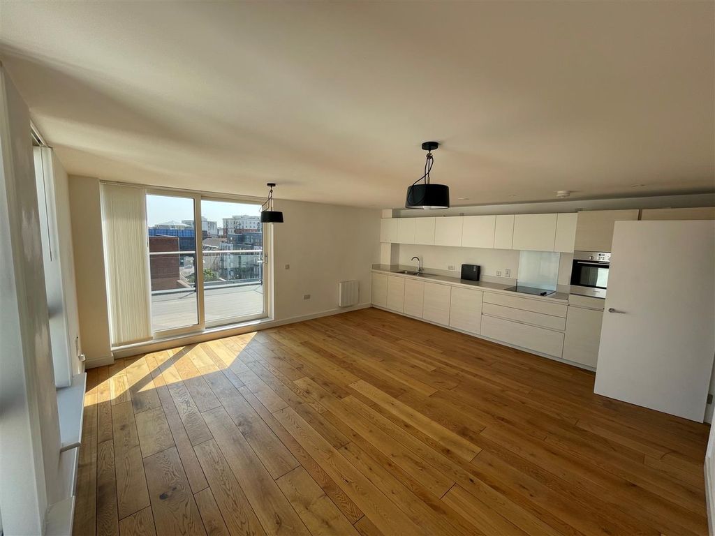 2 bed flat for sale in Kennet House, 80 Kings Road, Reading RG1, £420,000