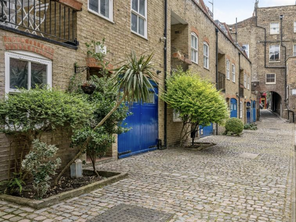 2 bed terraced house for sale in Rutland Mews, London NW8, £1,495,000