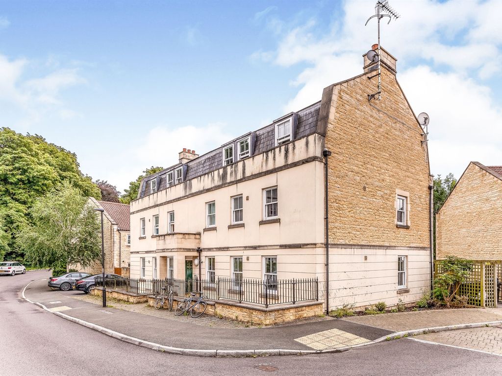 2 bed flat to rent in Eveleigh Avenue, Bath BA1, £1,400 pcm