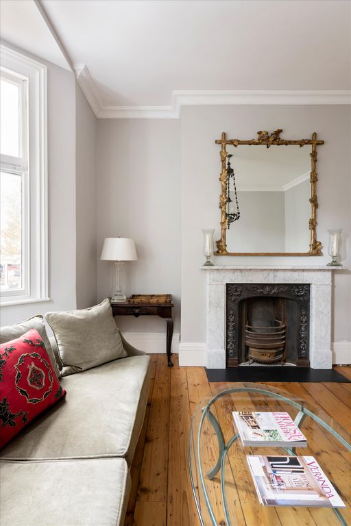 1 bed flat for sale in St. Anns Villas, London W11, £800,000