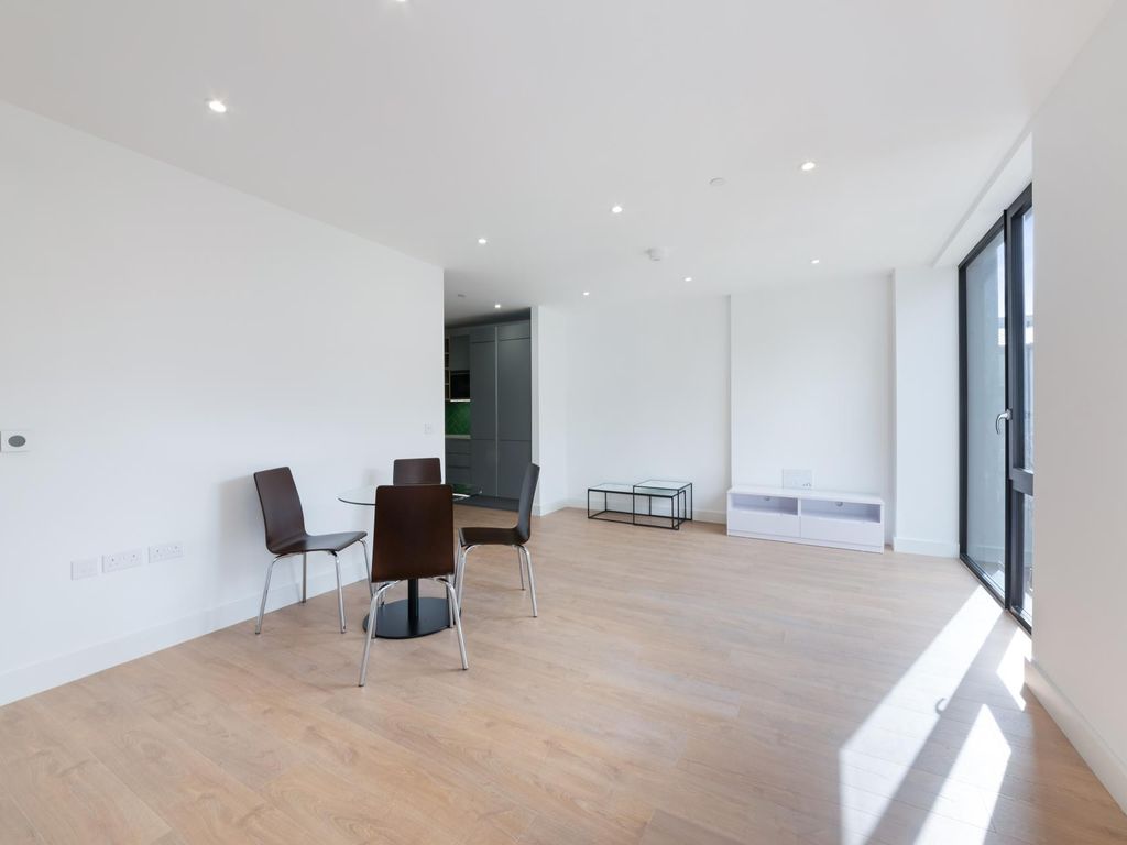 1 bed flat to rent in Oxbow, Aberfeldy Village, London E14, £1,950 pcm
