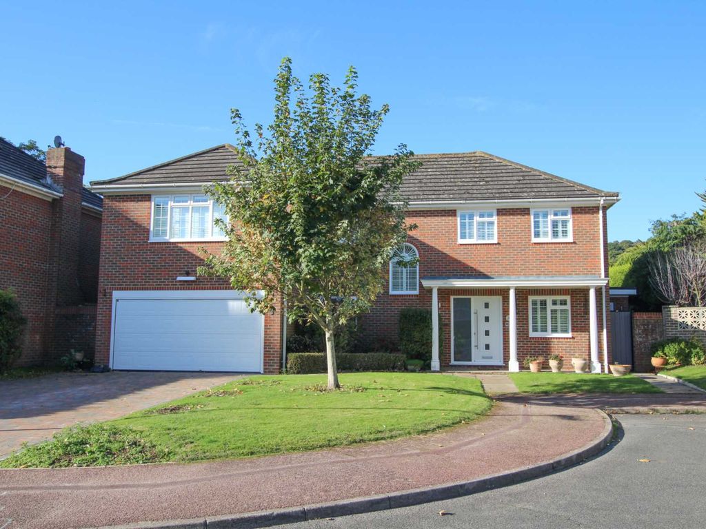 4 bed detached house for sale in Lordslaine Close, Eastbourne BN20, £975,000