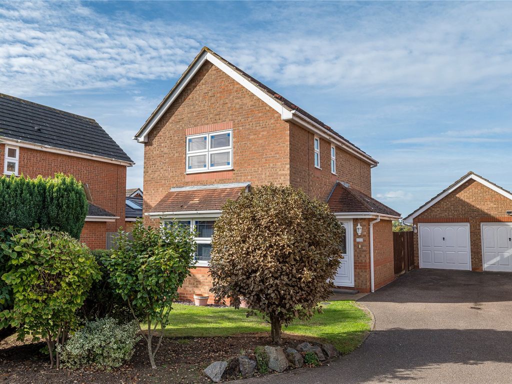 3 bed detached house for sale in Alexandra Road, Great Wakering SS3, £475,000