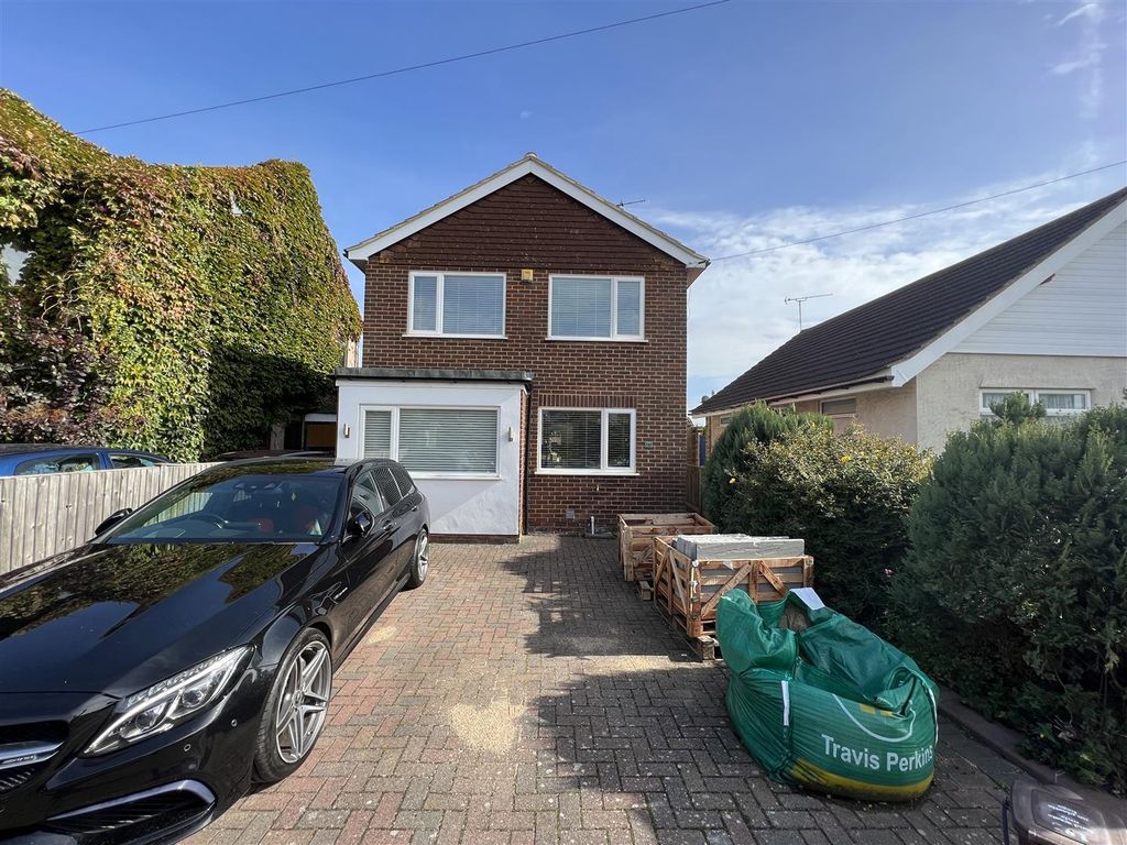 3 bed detached house for sale in Linksfield Road, Westgate-On-Sea CT8, £425,000