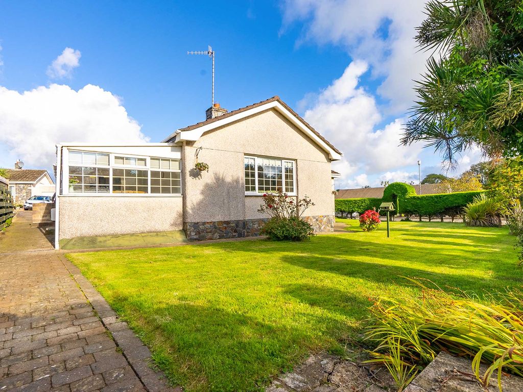 3 bed detached bungalow for sale in 5, Meadow Court, Ballasalla IM9, £349,950