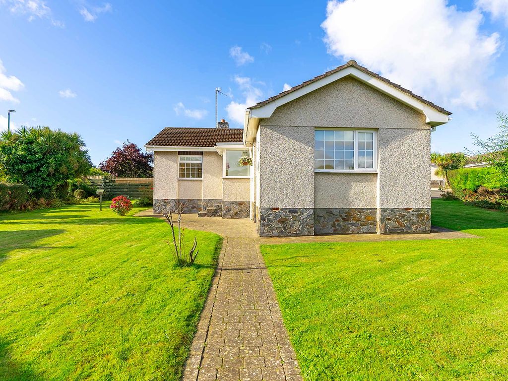 3 bed detached bungalow for sale in 5, Meadow Court, Ballasalla IM9, £349,950