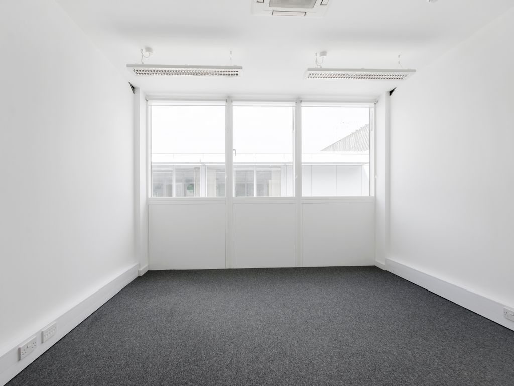 Office to let in Great West Road, Brentford TW8, £5,520 pa