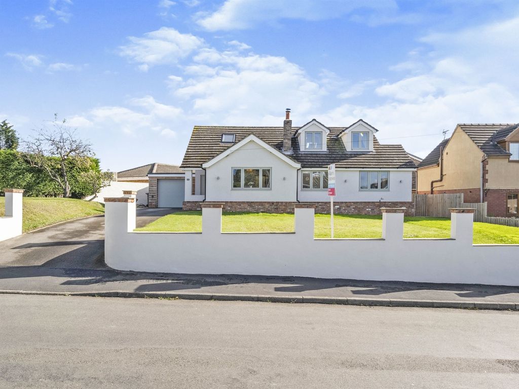 4 bed detached bungalow for sale in Church Lane, Harlington, Doncaster DN5, £400,000