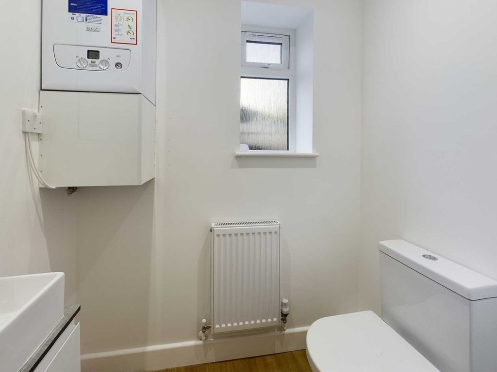 2 bed property for sale in Bunkers Lane, Nash Mills HP3, £350,000