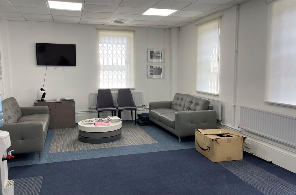 Office to let in Suite 1, 21 Progress Business Centre, Whittle Parkway, Slough SL1, £18,000 pa