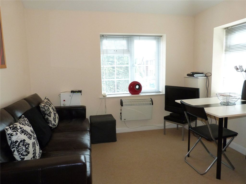 1 bed flat to rent in Eclipse House, Terrace Road South, Binfield, Bracknell RG42, £1,000 pcm
