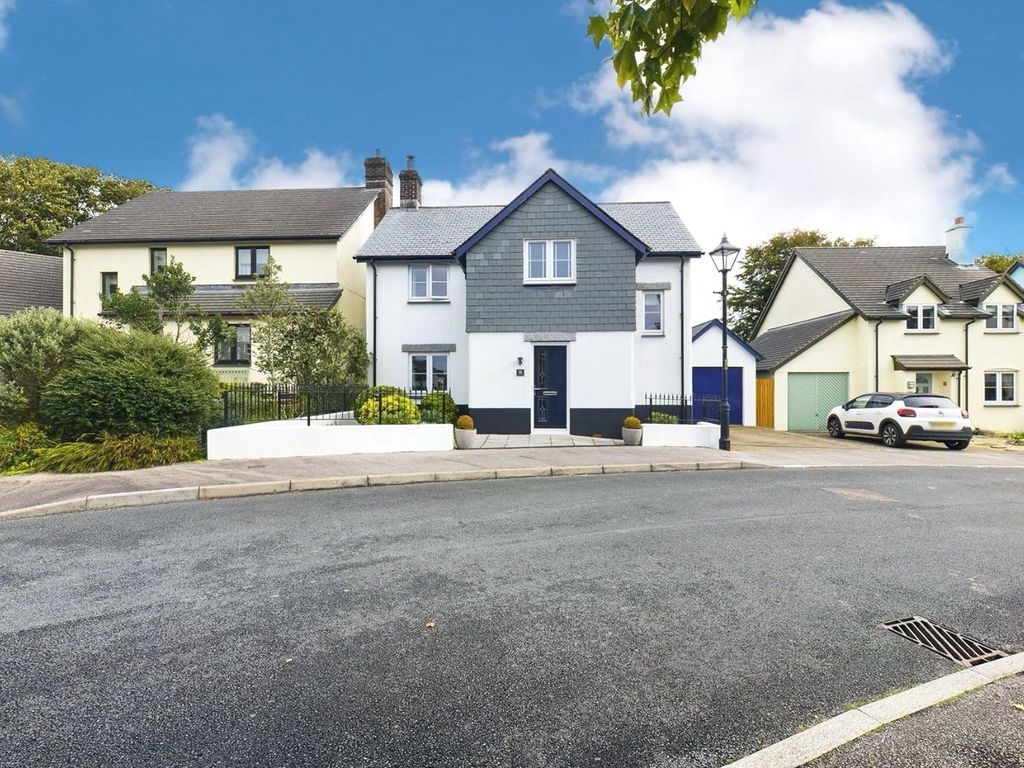 4 bed detached house for sale in Beechwood Drive, Camelford PL32, £375,000