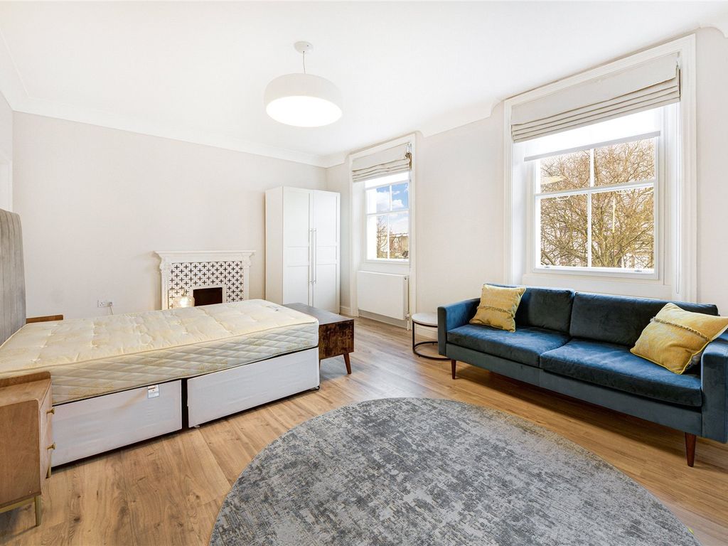 Studio to rent in Cranley Gardens, Chelsea, London SW7, £2,448 pcm
