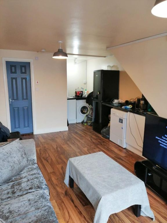 5 bed terraced house to rent in Oak Treelane, Birmingham B29, £1,950 pcm