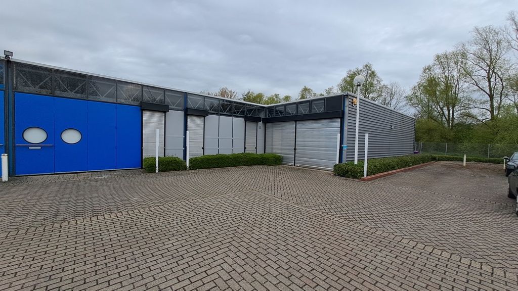 Light industrial to let in 89/90 Priory Court Alston Dr, Bradwell Abbey, Milton Keynes MK13, £41,220 pa
