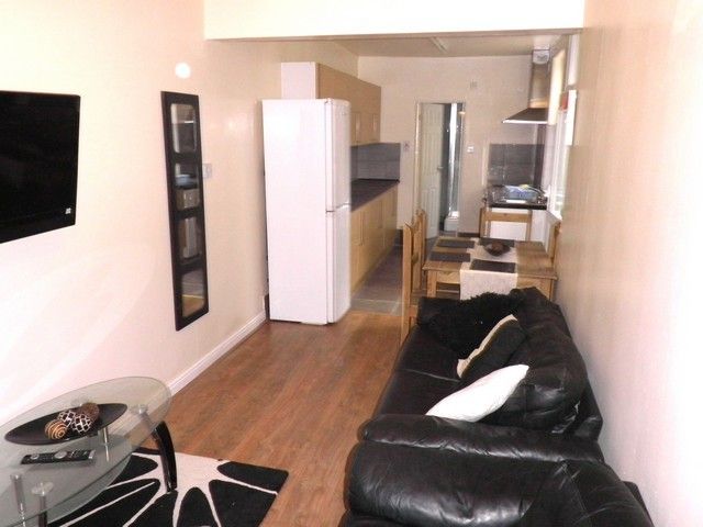 4 bed terraced house to rent in Raddlebarn Road, Birmingham B29, £1,560 pcm