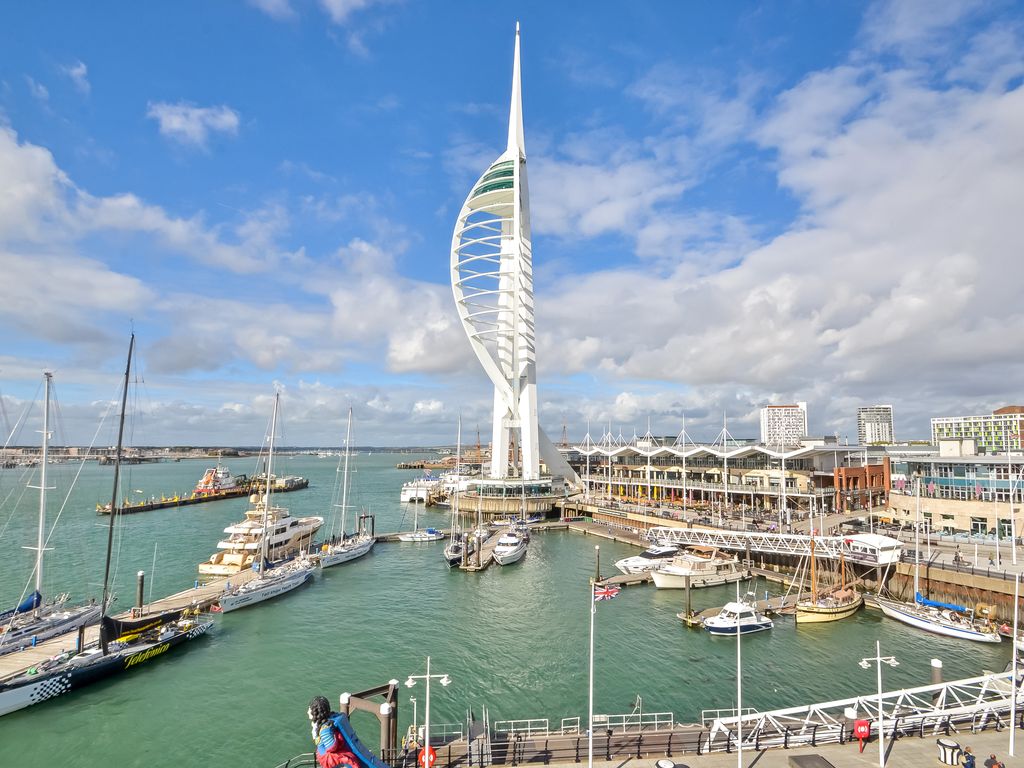2 bed penthouse for sale in Gunwharf Quays, Portsmouth PO1, £875,000