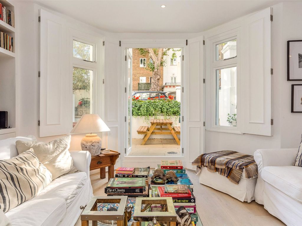 2 bed flat for sale in Russell Road, Kensington W14, £1,295,000