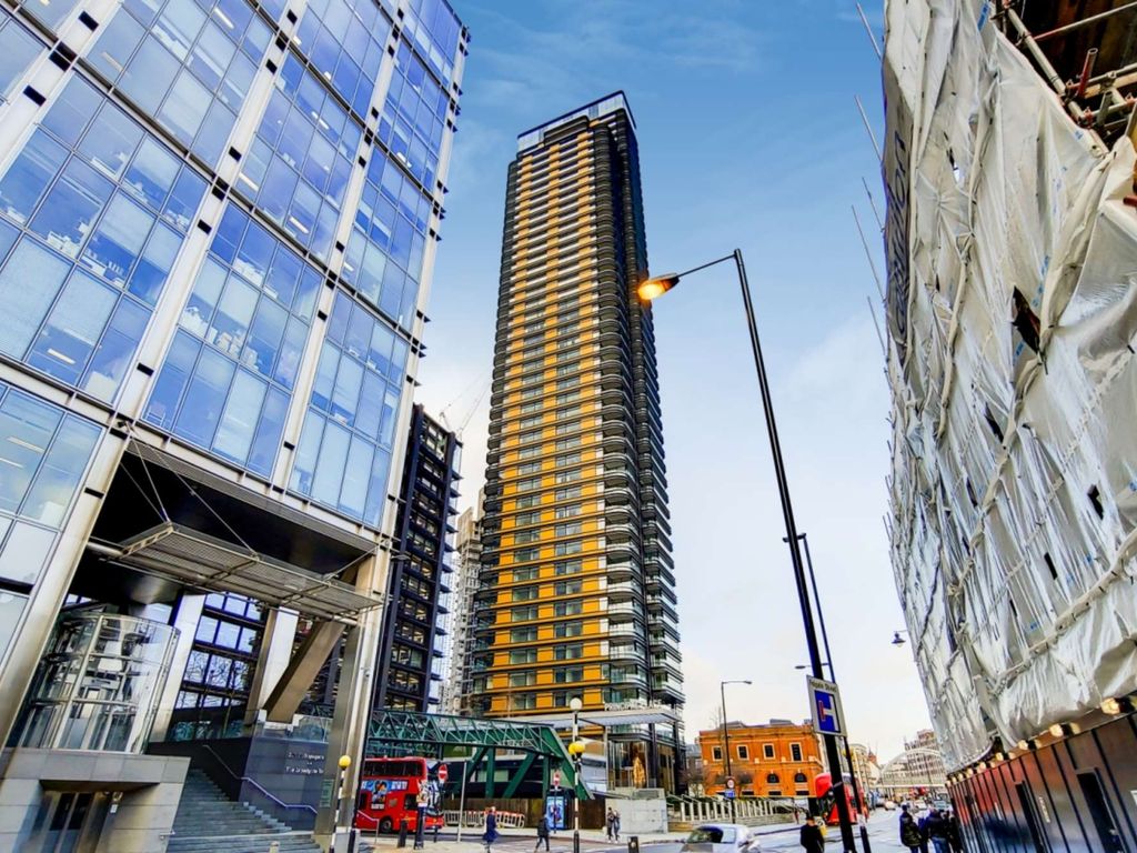 1 bed flat for sale in Principal Tower, Principal Place, Worship Street, London EC2A, £659,000