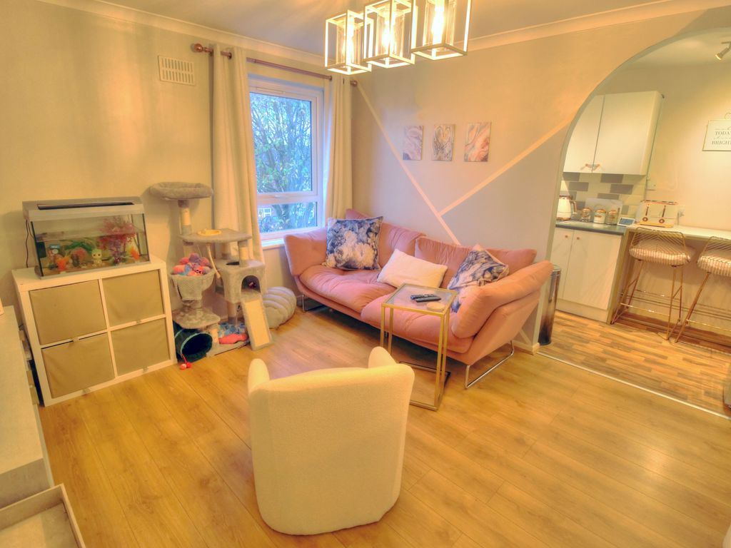 1 bed flat for sale in Bisell Way, Brierley Hill DY5, £27,500